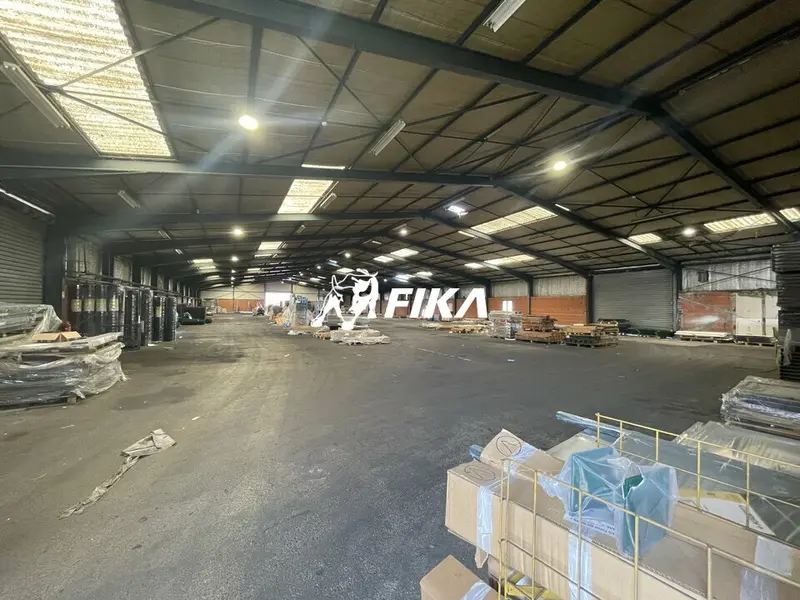 A LOUER LOCAL D'ACTIVITE 2 500 m² - (31120) PORTET SUR GARONNE