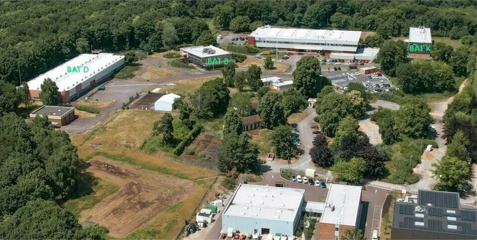 A VENDRE OU A LOUER - PROGRAMME L'AVANT POSTE, campus multi activité.