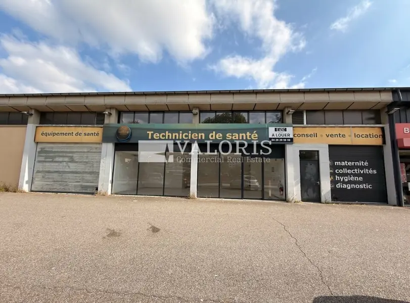 A louer Local commercial  428.12m² Chambéry