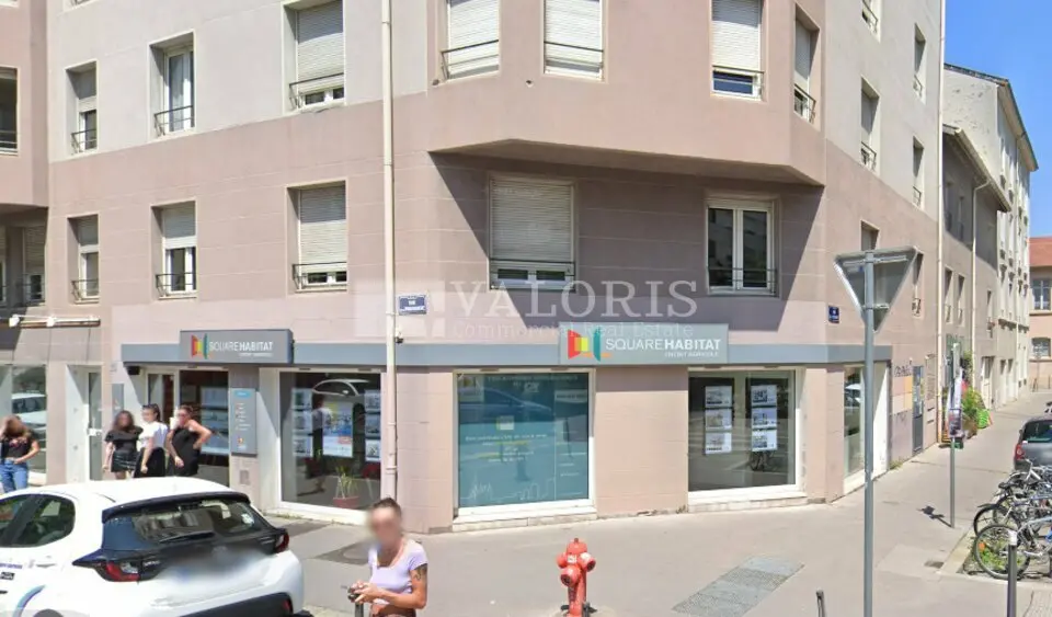 A louer Local commercial  91.7m² Lyon 07