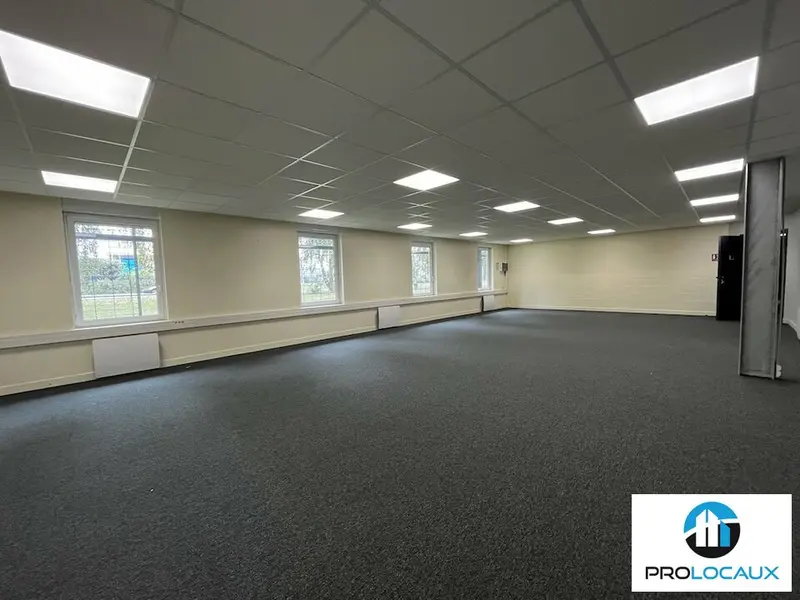 A louer Bureaux 93m² Creil