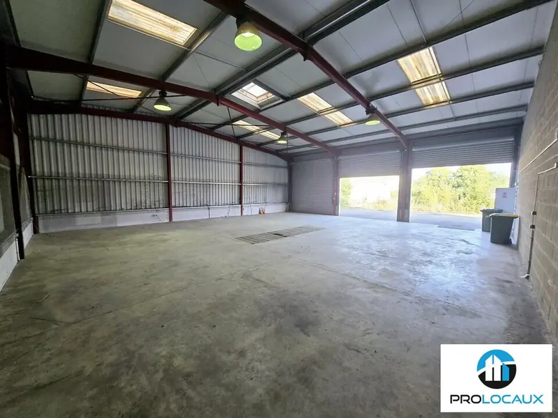 A louer Locaux d'activité 450m² Allonville