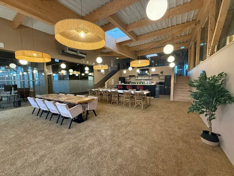 A louer Bureaux 737m² Isneauville