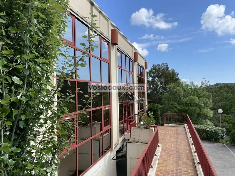À LOUER  BUREAUX DE 230 m²  VALLAURIS / CHEMIN DE SAINT-BERNARD 