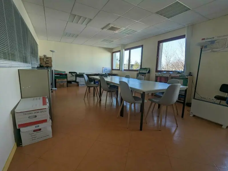 A louer Bureaux, emplacement stratégique! 