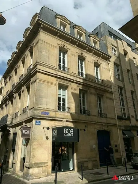 Bureaux à louer  90 m²  Ultra-centre / Grands Hommes