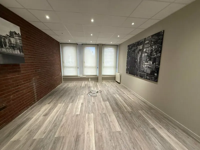 A louer Bureaux 99.1m² Bihorel