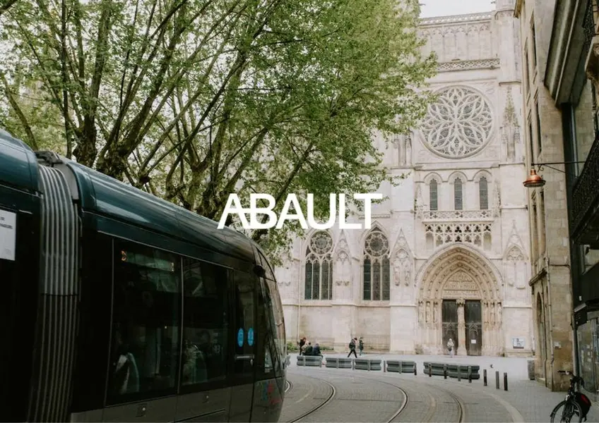 MURS LIBRE A VENDRE SUR LE COURS VICTOR HUGO