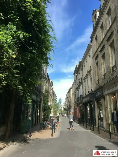 A vendre Local commercial  80m² Bordeaux