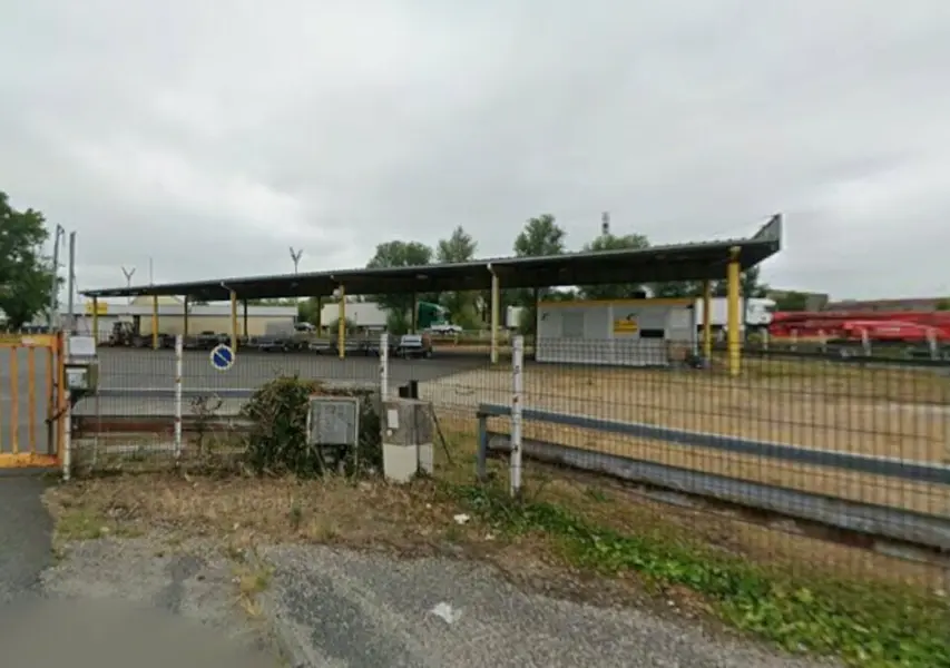 BEGLES - STOCKAGE COUVERT ET EXTERIEUR