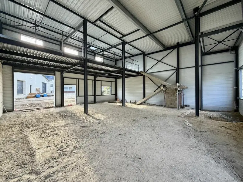 Entrepôt / Activité à louer - Asnières-Sur-Oise (95270) - 260 m² - 2 166 €/mois