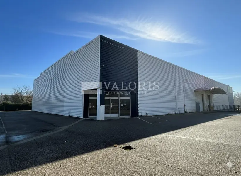 Local Commercial à louer - Vaulx-En-Velin (69120) - 980 m² - 10 833 €/mois
