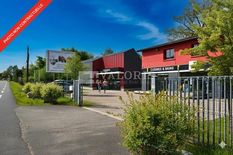 Local Commercial à louer - Saint-Genis-Laval (69230) - 211 m² - 3 750 €/mois