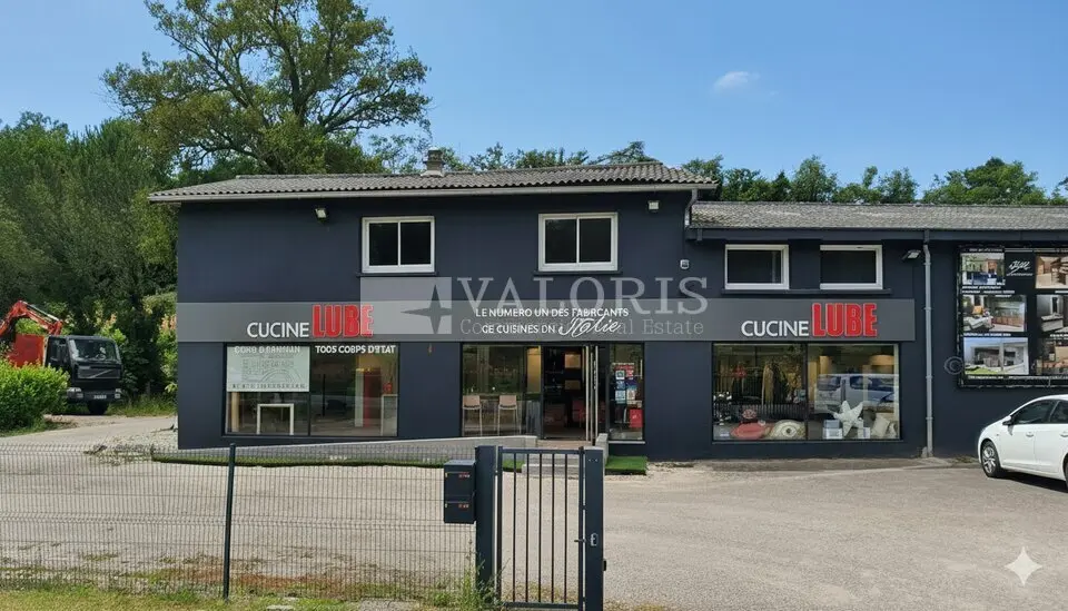 Local Commercial à louer - Saint-Genis-Laval (69230) - 180 m² - 3 750 €/mois