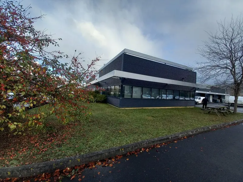 Entrepôt / Activité à louer - Ifs (14123) - 1438 m² - 12 083 €/mois