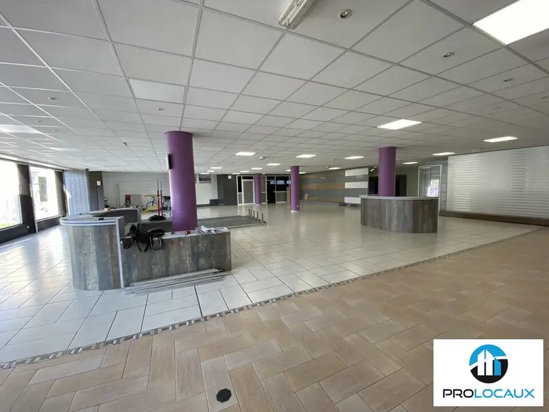 Local Commercial à louer - Saint-Martin-Le-Vinoux (38950) - 553 m² - 4 379 €/...