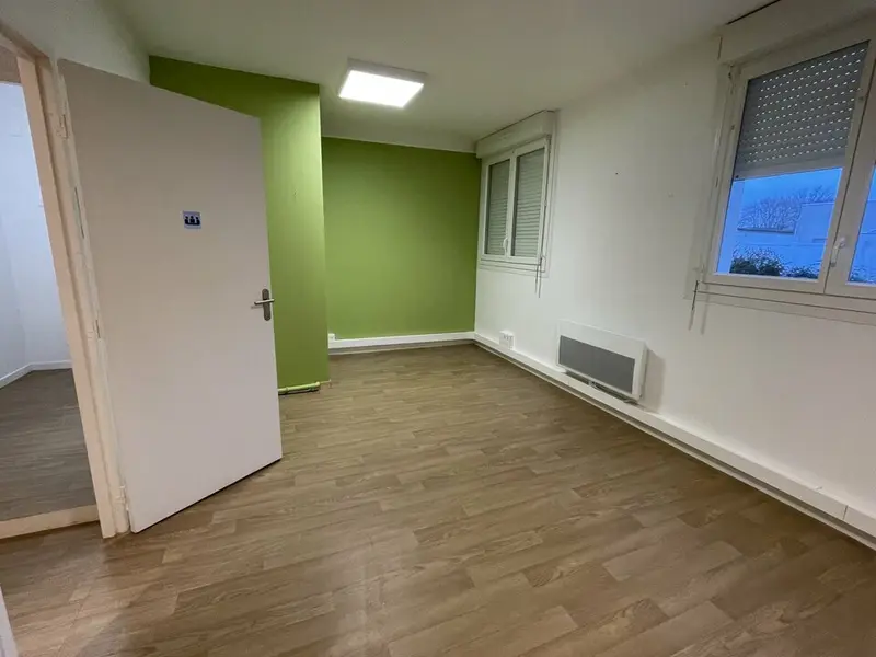Bureau à louer - Lorient (56100) - 93 m² - 1 300 €/mois