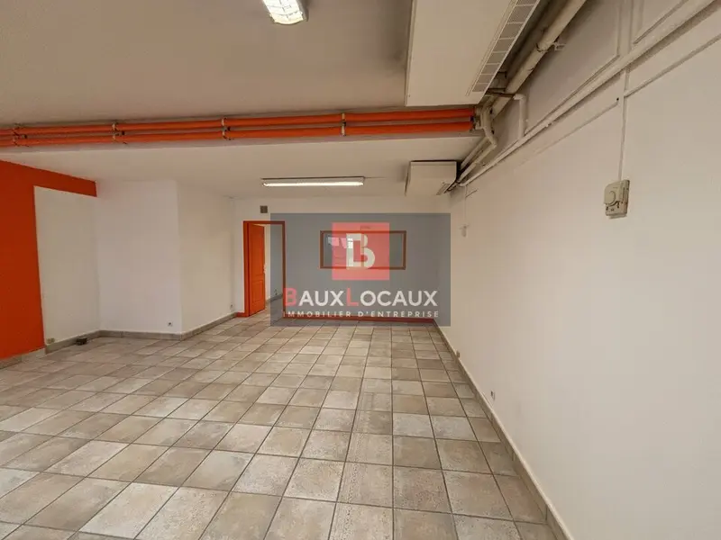 Local Commercial à louer - Les Angles (30133) - 80 m² - 1 120 €/mois