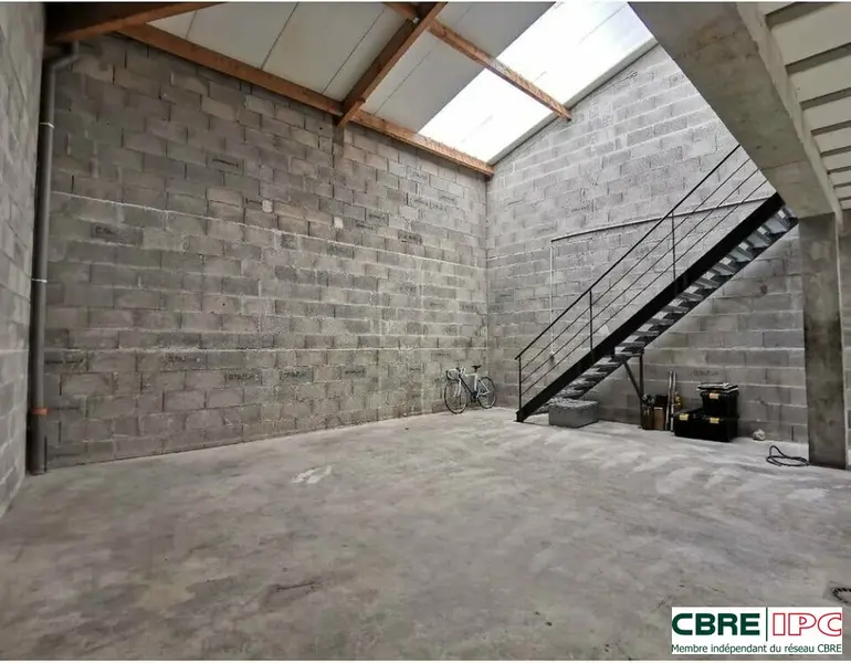 Entrepôt / Activité à vendre - Bardos (64520) - 131 m²