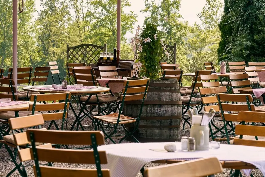 Fonds de commerce à vendre - Restauration - Longuenée-En-Anjou (49220) - 130 ...