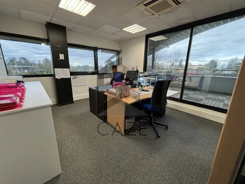 Bureau à louer - Floirac (33270) - 185 m² - 2 466 €/mois