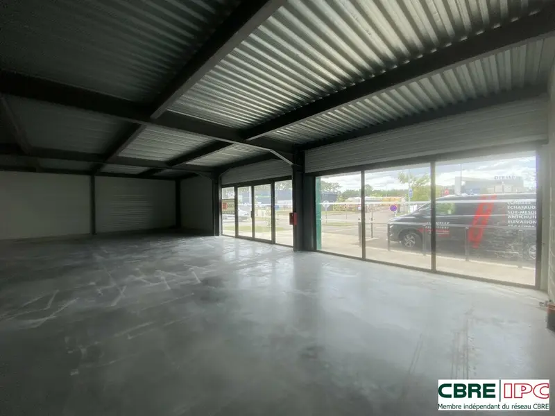 Local Commercial à louer - Angoumé (40990) - 647 m² - 4 200 €/mois