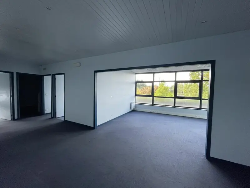 Bureau à louer - Lorient (56100) - 287 m² - 3 000 €/mois