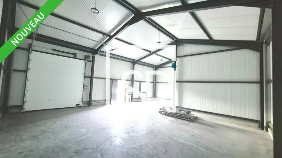 Entrepôt / Activité à louer - Le Cheix (63200) - 110 m² - 825 €/mois