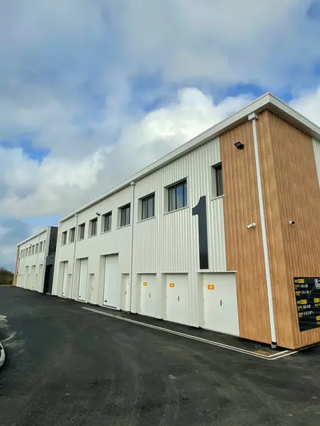 Entrepôt / Activité à louer - Locmaria-Plouzané (29280) - 96 m² - 1 455 €/mois