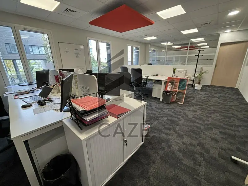 Bureau à louer - Bruges (33520) - 417 m² - 4 865 €/mois