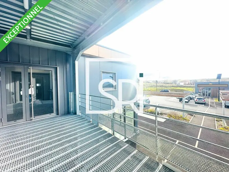 Bureau à vendre - Les Martres-D'Artière (63430) - 250 m²