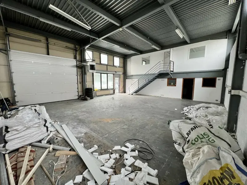 Entrepôt / Activité à louer - Le Thillay (95500) - 237 m² - 1 975 €/mois