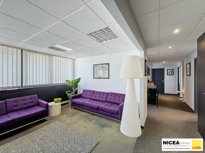 Bureau à louer - Mandelieu-La-Napoule (06210) - 162 m² - 4 200 €/mois