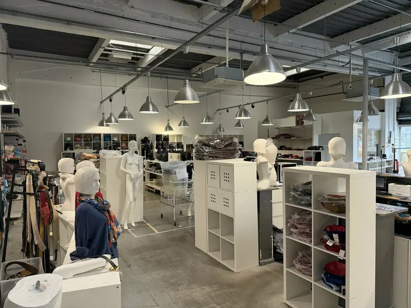 Local Commercial à louer - Bordeaux (33300) - 350 m² - 2 916 €/mois