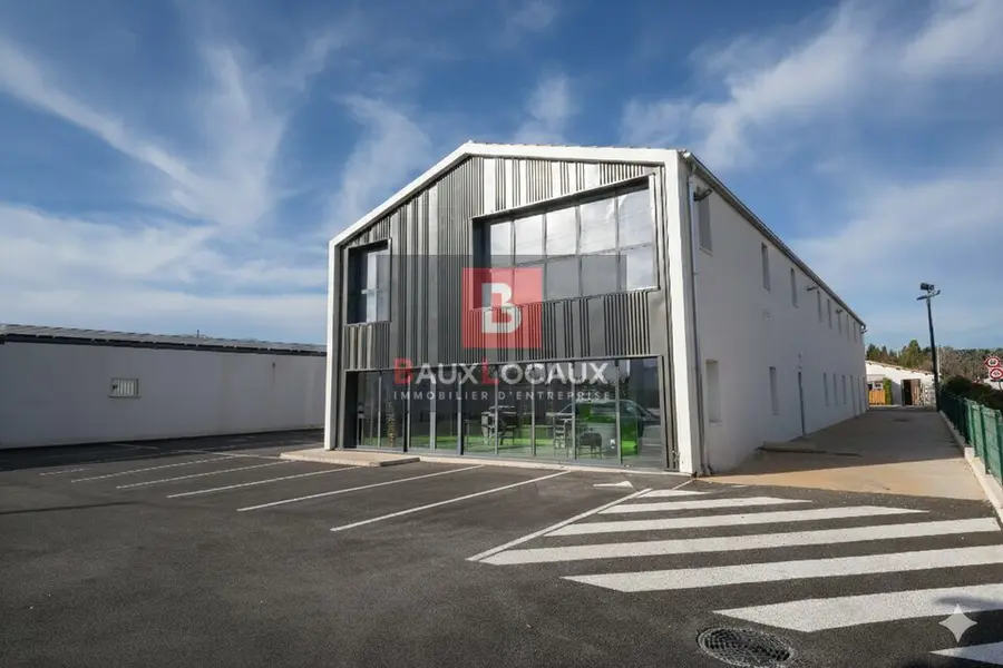 Bureau à louer - Salon-De-Provence (13300) - 138 m² - 2 208 €/mois
