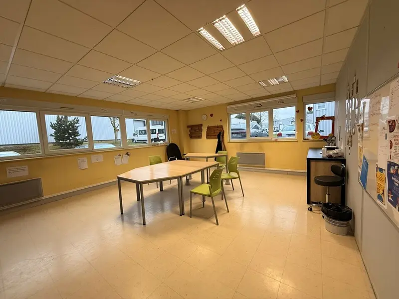 Bureau à louer - Allonne (60000) - 248 m² - 2 666 €/mois