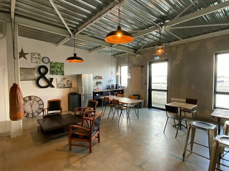 Bureau à louer - Vannes (56000) - 189 m² - 2 441 €/mois