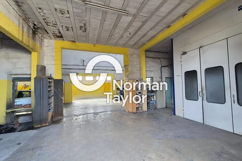 A vendre Locaux d'activité 1000m² Béziers