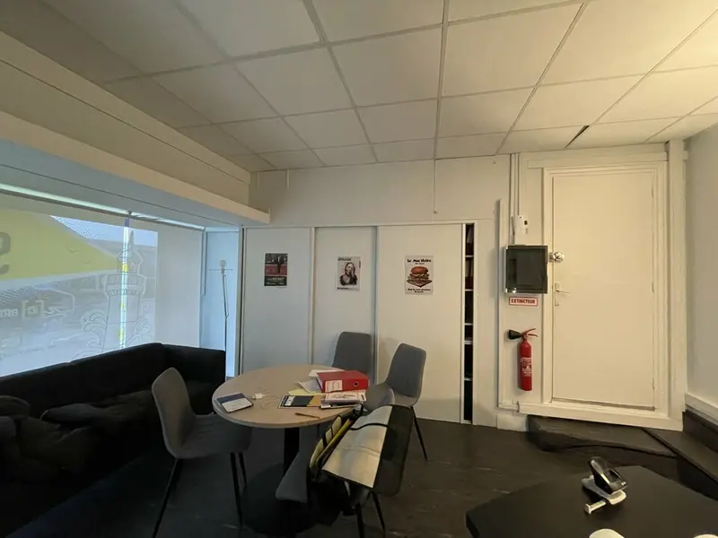 Local Commercial à louer - Lorient (56100) - 74 m² - 791 €/mois