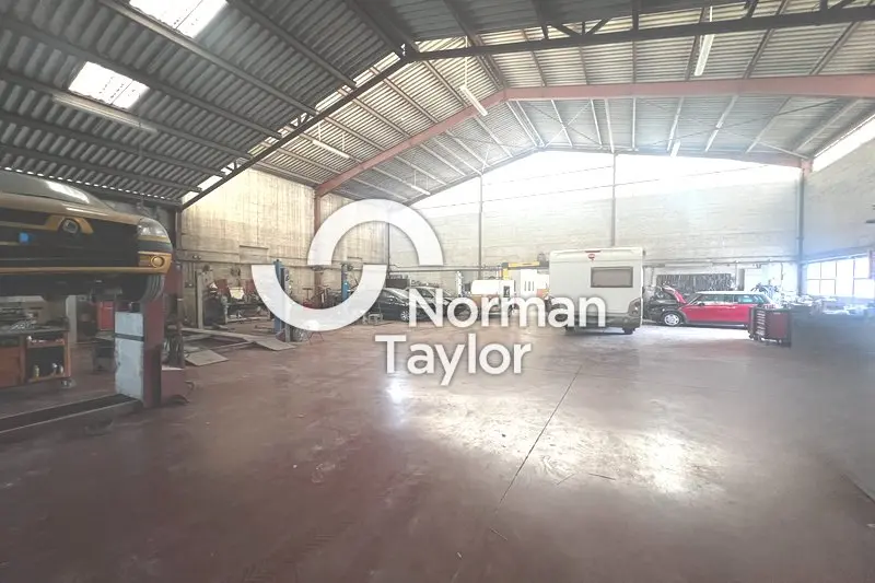 Entrepôt / Activité à vendre - Perpignan (66000) - 460 m²