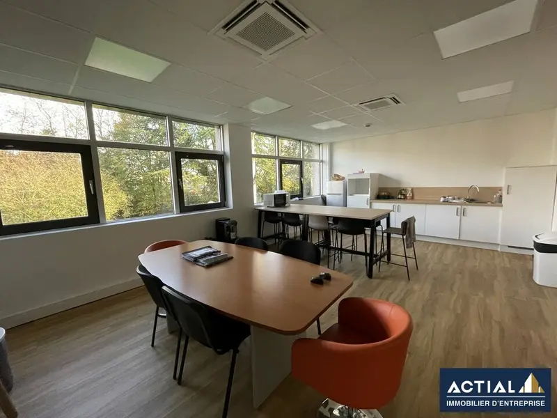 Bureau à louer - Nantes (44300) - 216 m² - 2 160 €/mois