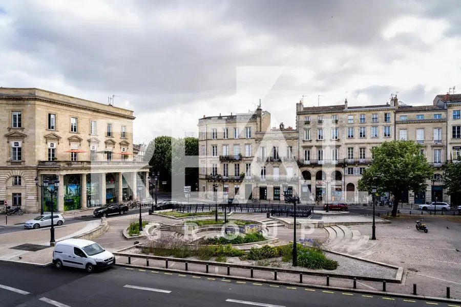 Local Commercial à vendre - Bordeaux (33000) - 194 m² - 0 €