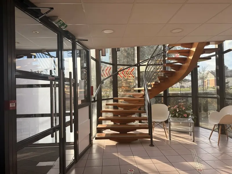 Bureau à louer - Beauvais (60000) - 1200 m² - 12 000 €/mois
