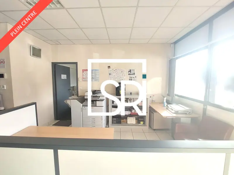 Bureau à louer - Aubière (63170) - 335 m² - 3 589 €/mois