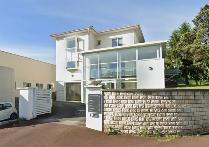 Bureau à vendre - Saintes (17100) - 300 m²