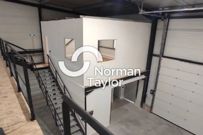 Entrepôt / Activité à louer -  - 265 m² - 2 300 €/mois