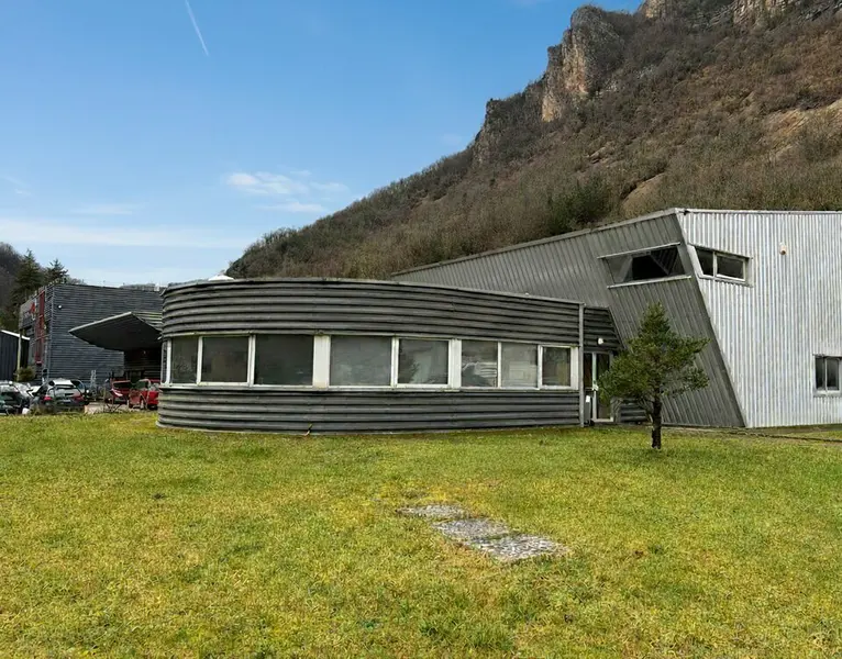 Entrepôt / Activité à vendre - Saint-Rambert-En-Bugey (01230) - 1074 m²