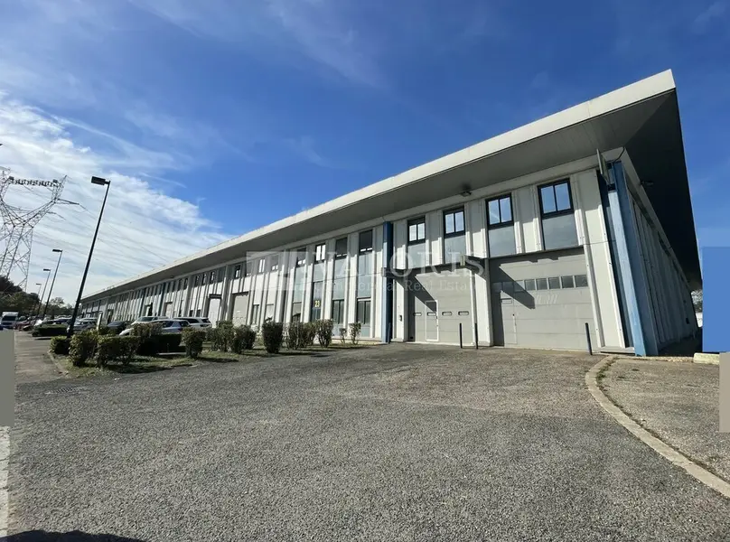 Entrepôt / Activité à louer - Saint-Quentin-Fallavier (38070) - 3573 m² - 25 ...
