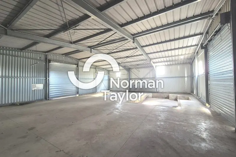 Entrepôt / Activité à louer - Vendres (34350) - 320 m² - 2 000 €/mois