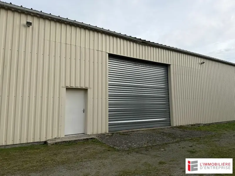 A vendre Locaux d'activité 300m² Saint-Coulomb